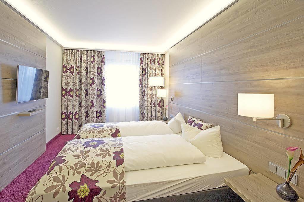 Hotel Aigner Ottobrunn Exterior photo